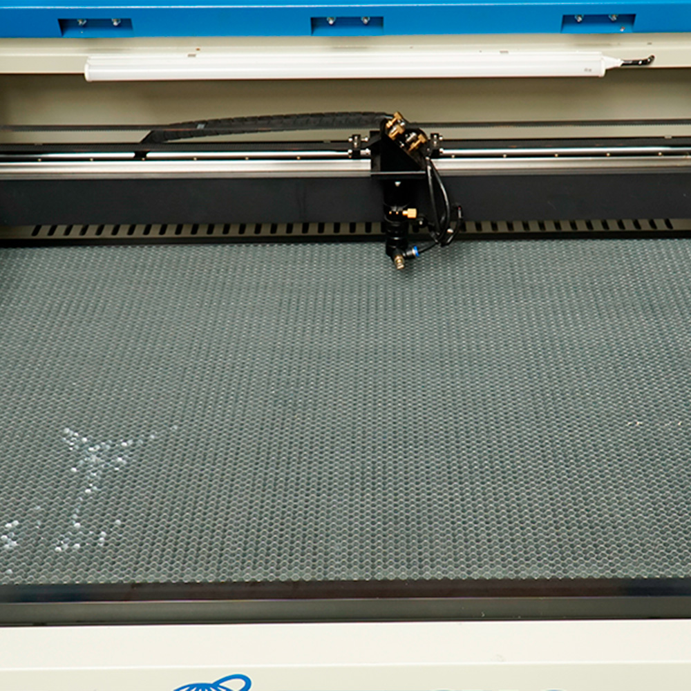 LC6090C